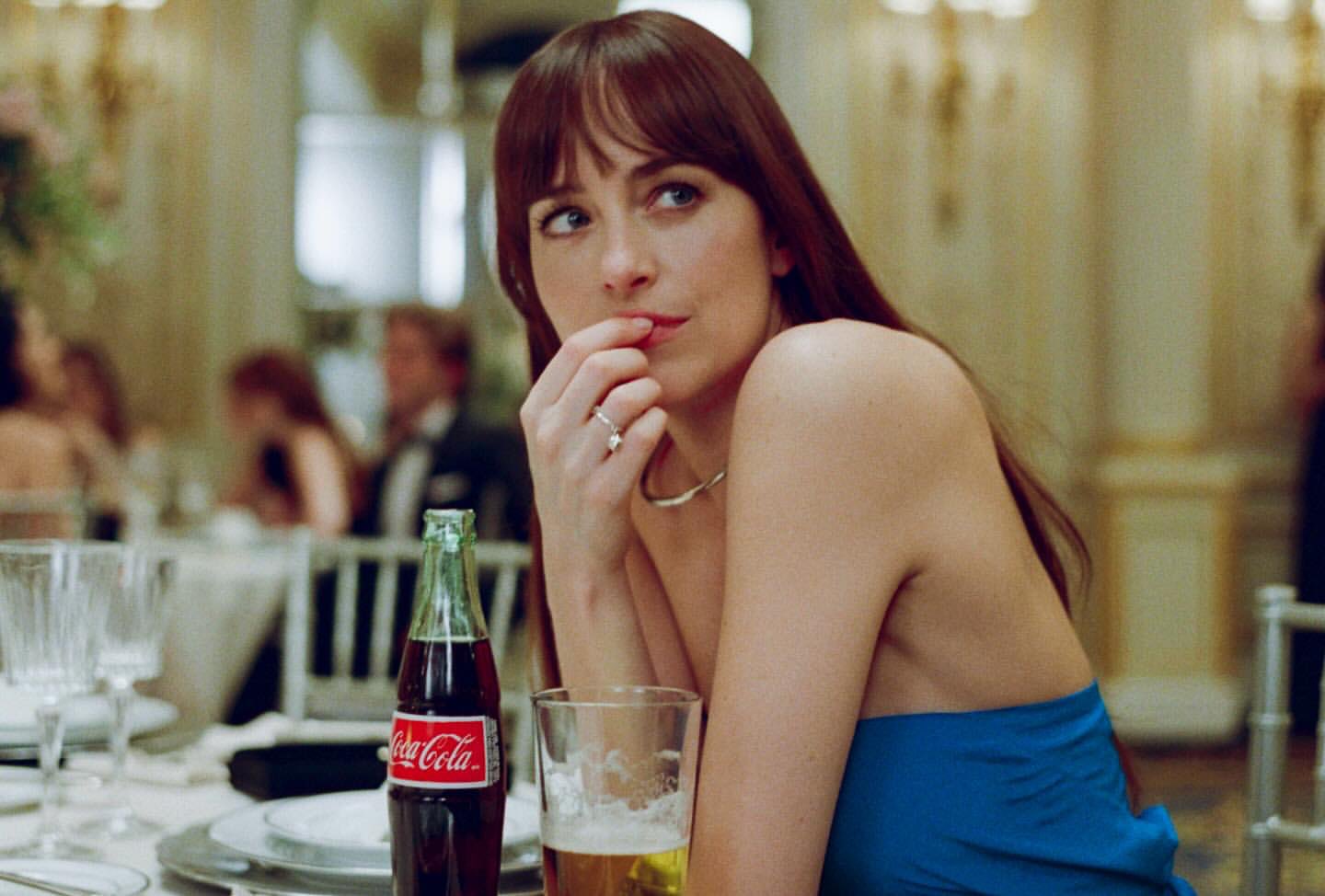 图片[2] - Dakota Johnson 自爆「从未跟任何人约会过」！美女的恋爱不一定谈得顺利，爱情总带出最丑陋人性！ - 我的世界基岩版中文站 - 我的世界基岩版中文站
