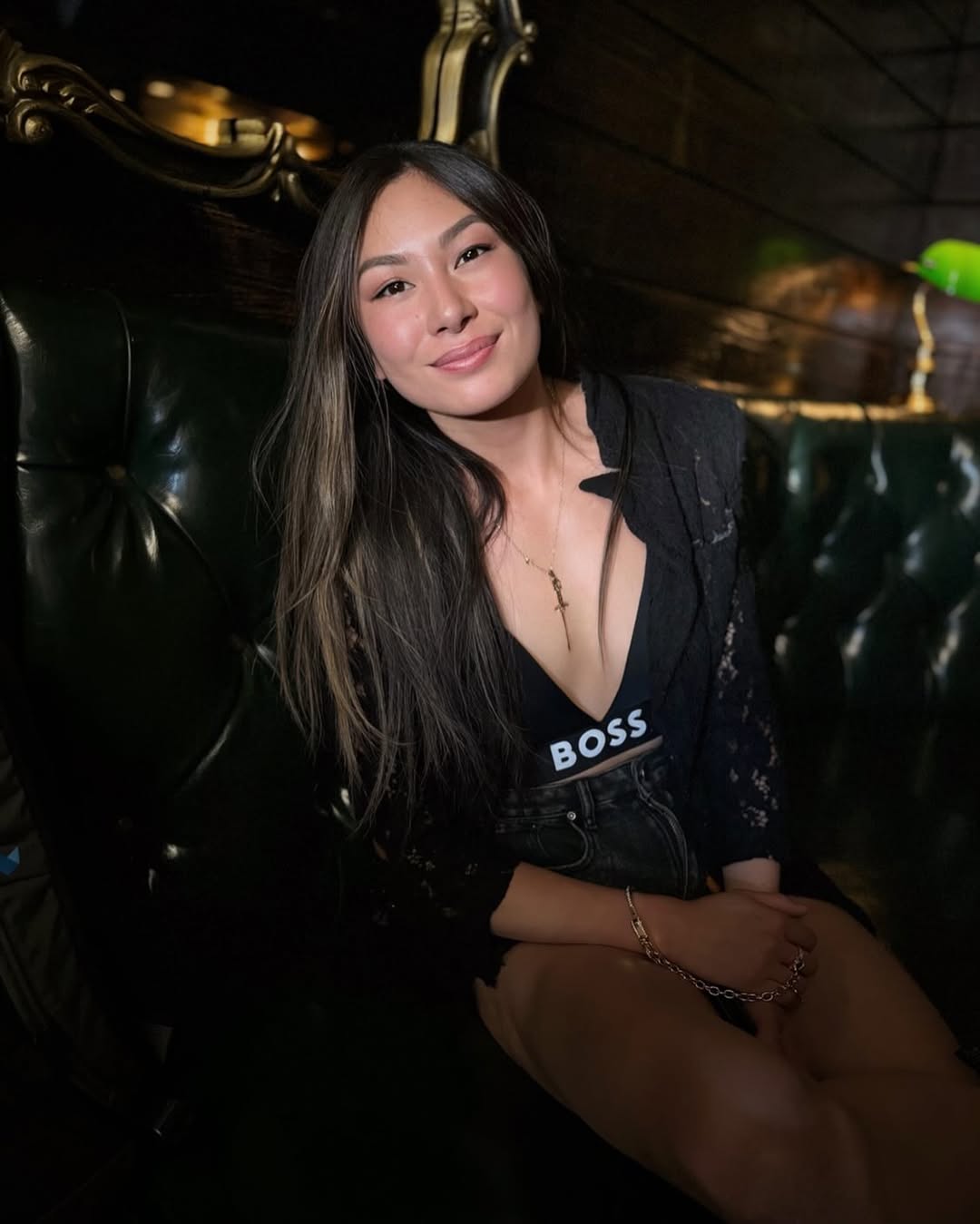 取代Taylor Swift，Lucy Guo 成為「全球最年輕白手起家女億萬富翁」：不只是天才創業家，還是公認的派對動物- A Day  Magazine