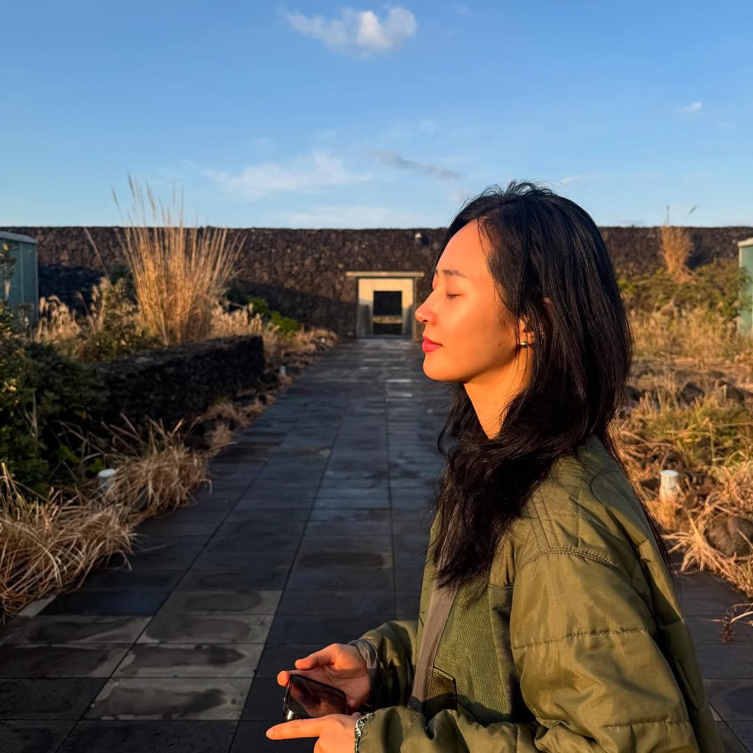 图片[16] - 少女时代 Yuri 移居济州岛，在海边做瑜伽、净滩！卸下女星身份，返璞归真的生活让她上瘾！ - 我的世界基岩版中文站 - 我的世界基岩版中文站