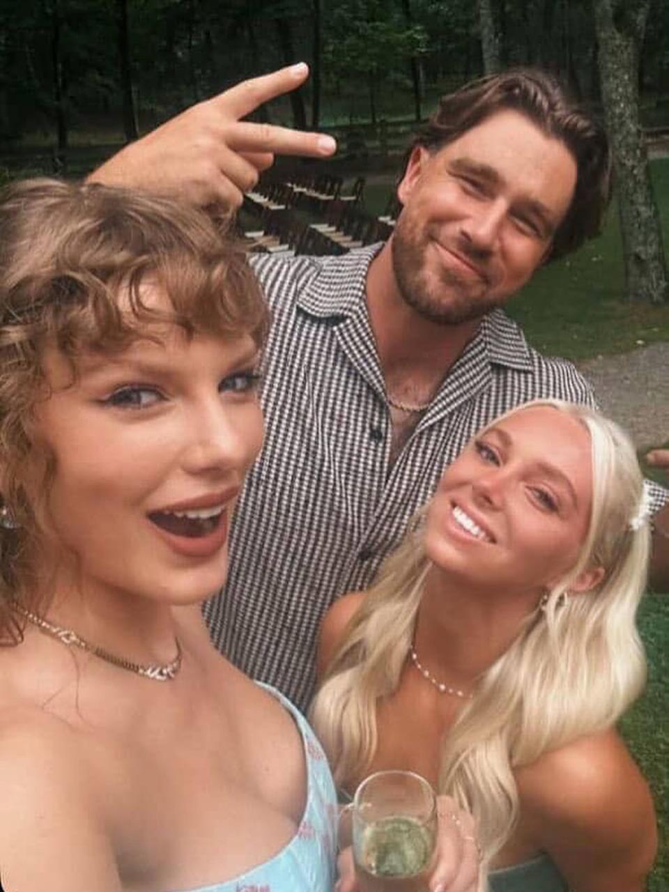图片[3] - Taylor Swift 被疯狂粉丝缠上，忍不住申请禁制令！才跟男友出席婚礼，私生活并非想象中安全！ - 我的世界基岩版中文站 - 我的世界基岩版中文站