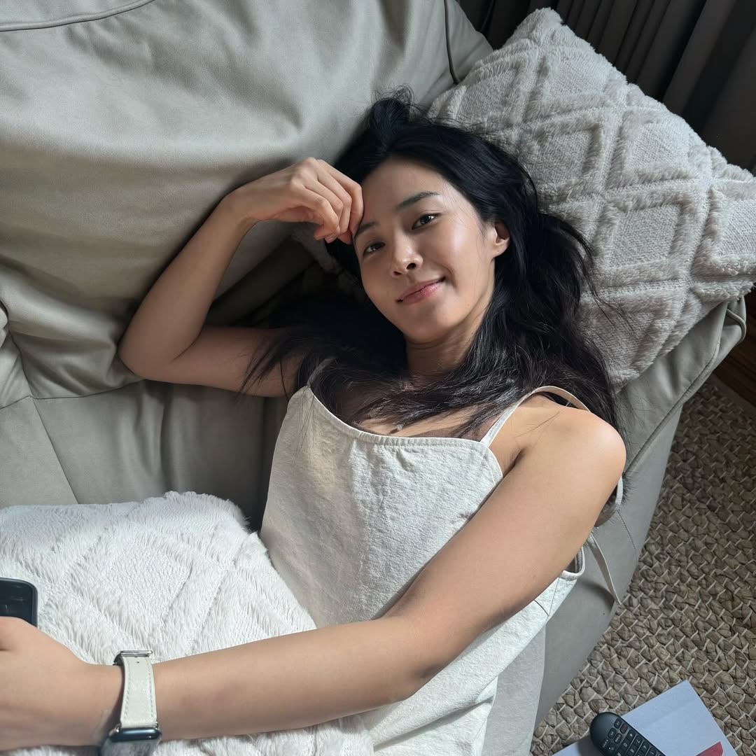 图片[23] - 少女时代 Yuri 移居济州岛，在海边做瑜伽、净滩！卸下女星身份，返璞归真的生活让她上瘾！ - 我的世界基岩版中文站 - 我的世界基岩版中文站