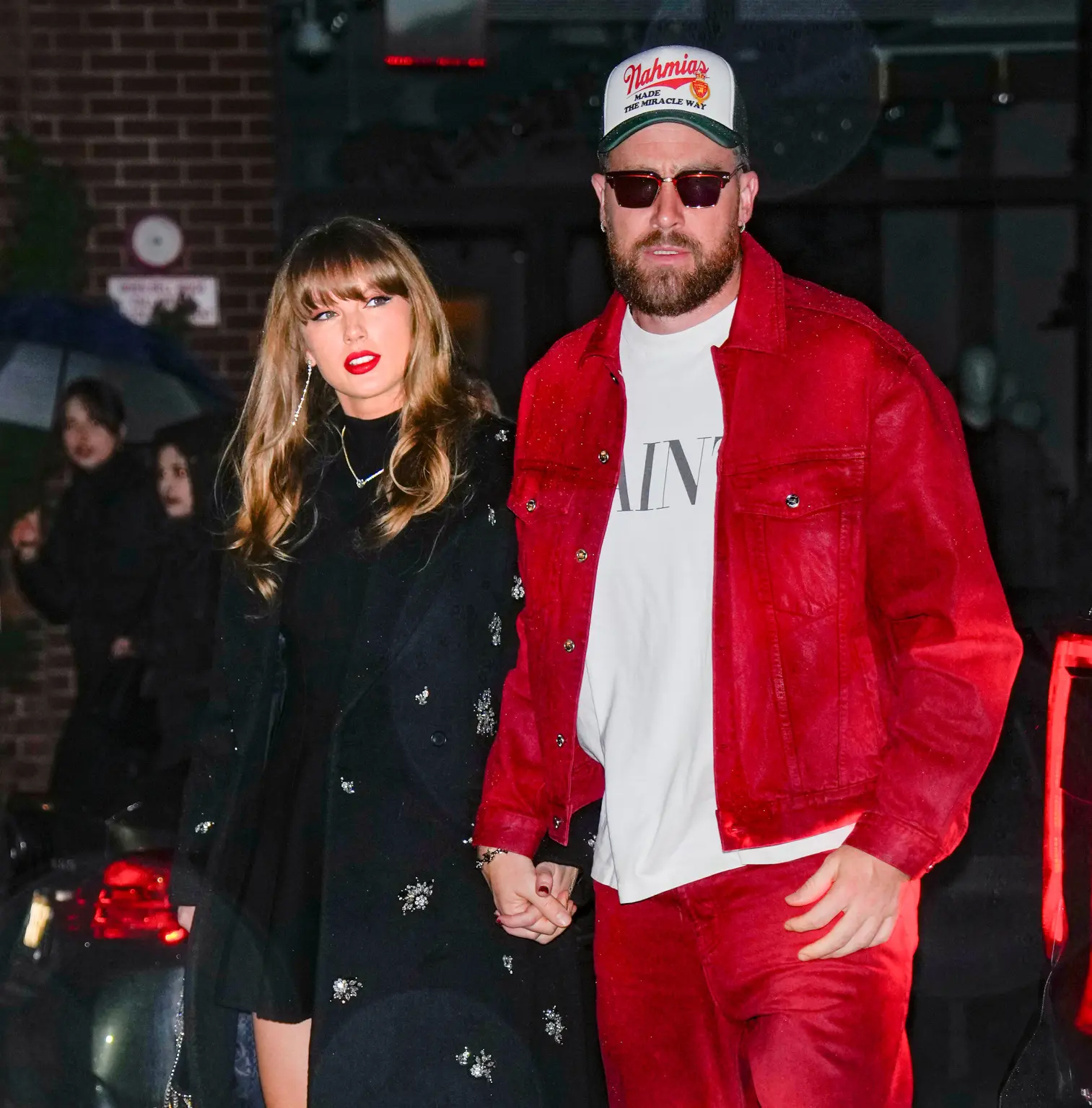 图片[8] - Taylor Swift 被疯狂粉丝缠上，忍不住申请禁制令！才跟男友出席婚礼，私生活并非想象中安全！ - 我的世界基岩版中文站 - 我的世界基岩版中文站