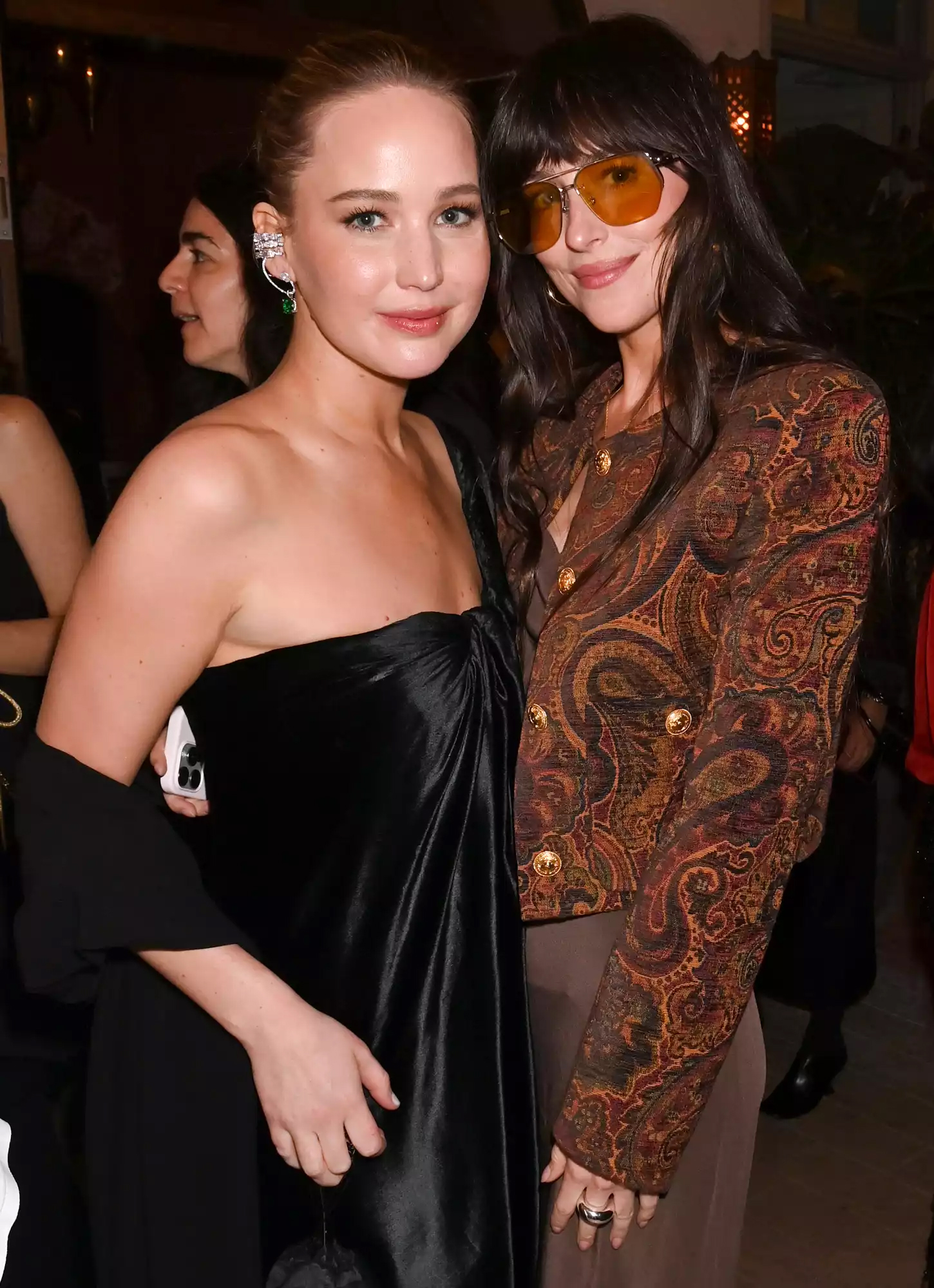 图片[10] - Dakota Johnson 与 Chris Martin 八年情结束！分手后她容光焕发，把他的前度都变成朋友！ - 我的世界基岩版中文站 - 我的世界基岩版中文站