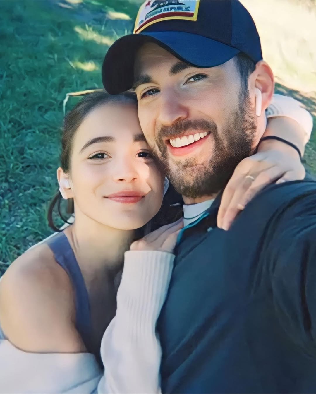 图片[2] - Chris Evans 结婚 2 年了！ 最近分享跟太太求婚的超甜方法，让人想起《Love Actually》！ - 我的世界基岩版中文站 - 我的世界基岩版中文站