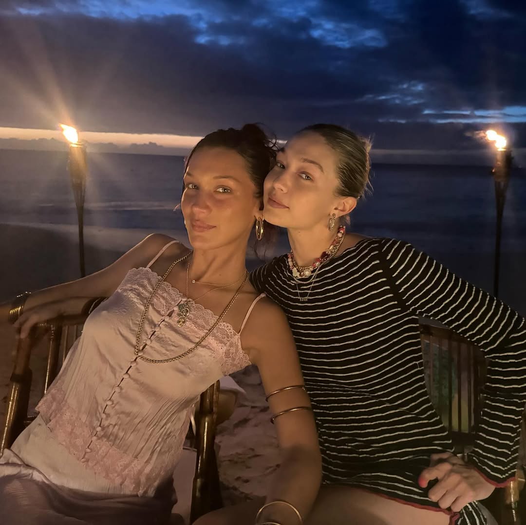 Gigi 和 Bella 与「同父异母妹妹」相认！整起故事像极了电影，23 岁的妹妹一样性感漂亮！ - 我的世界基岩版中文站 - 我的世界基岩版中文站