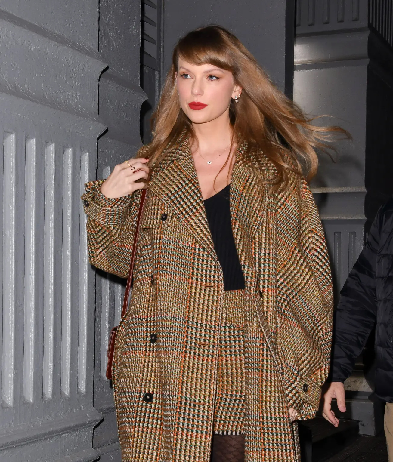 图片[5] - Taylor Swift 被疯狂粉丝缠上，忍不住申请禁制令！才跟男友出席婚礼，私生活并非想象中安全！ - 我的世界基岩版中文站 - 我的世界基岩版中文站