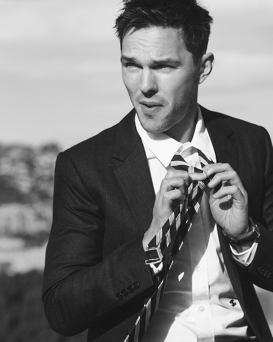 图片[4] - 帅却不自知的男人格外有魅力！Nicholas Hoult 曾被形容为「丑小鸭」，没有因为外貌有过好处！ - 我的世界基岩版中文站 - 我的世界基岩版中文站