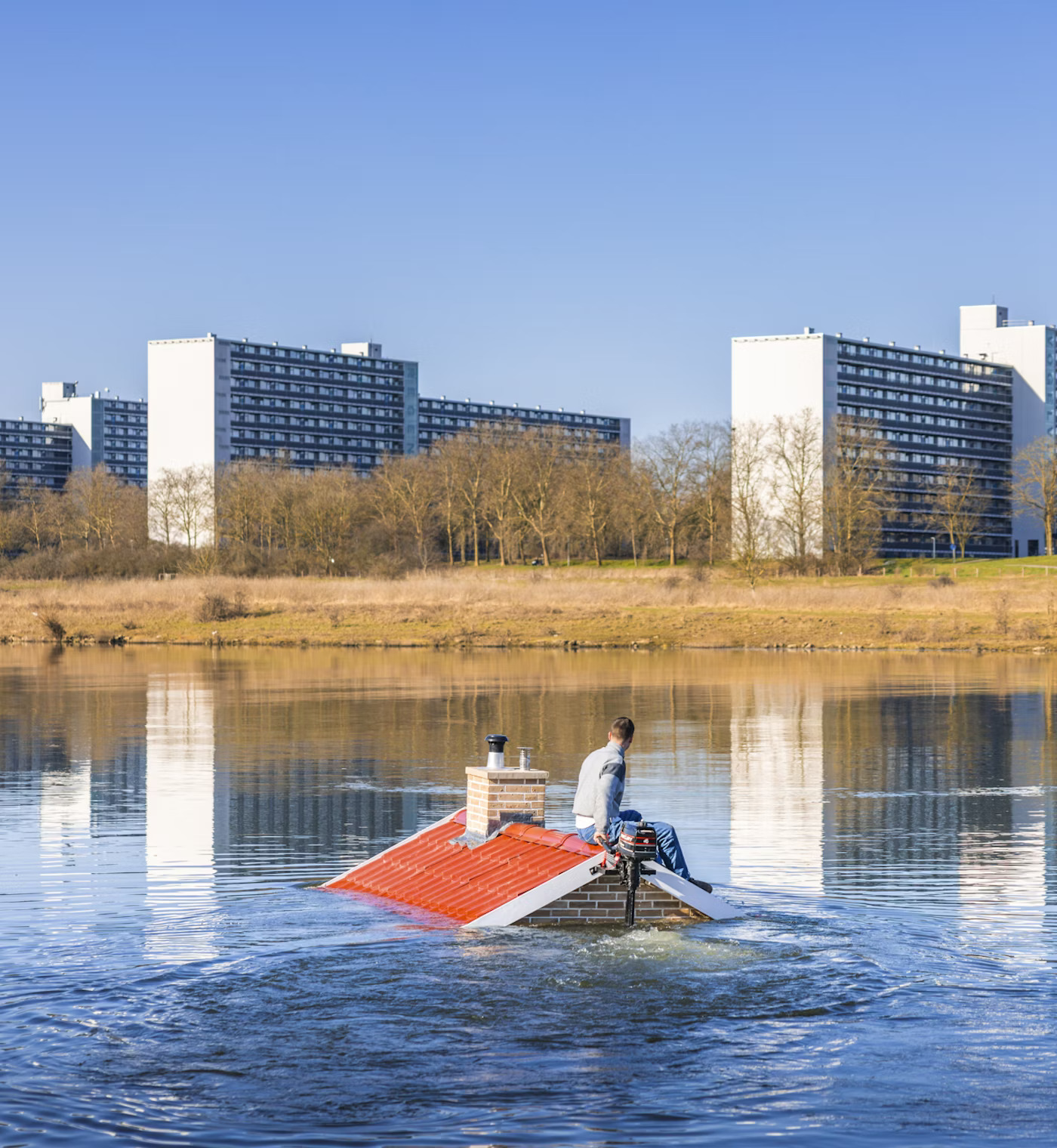 图片[3] - 开着淹没的小屋在水上漂，荷兰这栋卡通般可爱的Motor Home！创作故事悲伤得让人笑不出来！ - 我的世界基岩版中文站 - 我的世界基岩版中文站