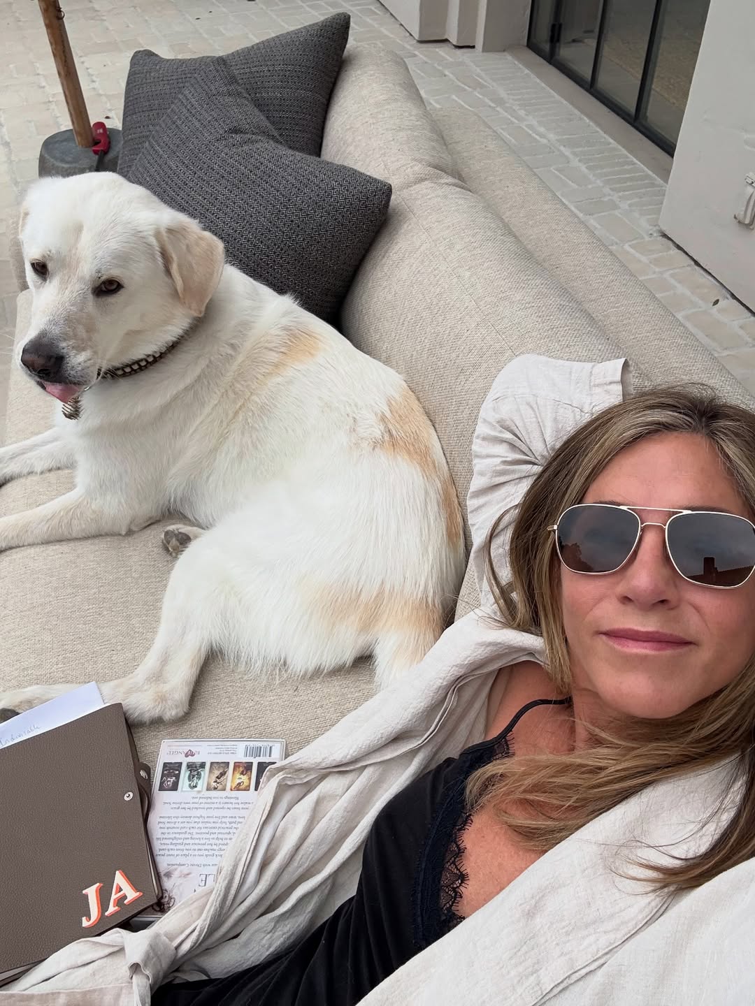 图片[6] - Jennifer Aniston 曾饱受不孕所苦，现在狗狗就犹如她的孩子！接受不圆满，就是人生最好的状态！ - 我的世界基岩版中文站 - 我的世界基岩版中文站